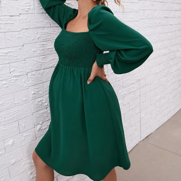 Maternity green Shirred Bodice Square Neck Lantern long Sleeved  Dress - Picture 4 of 5
